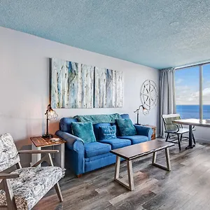 Bayside 6870 Apartment